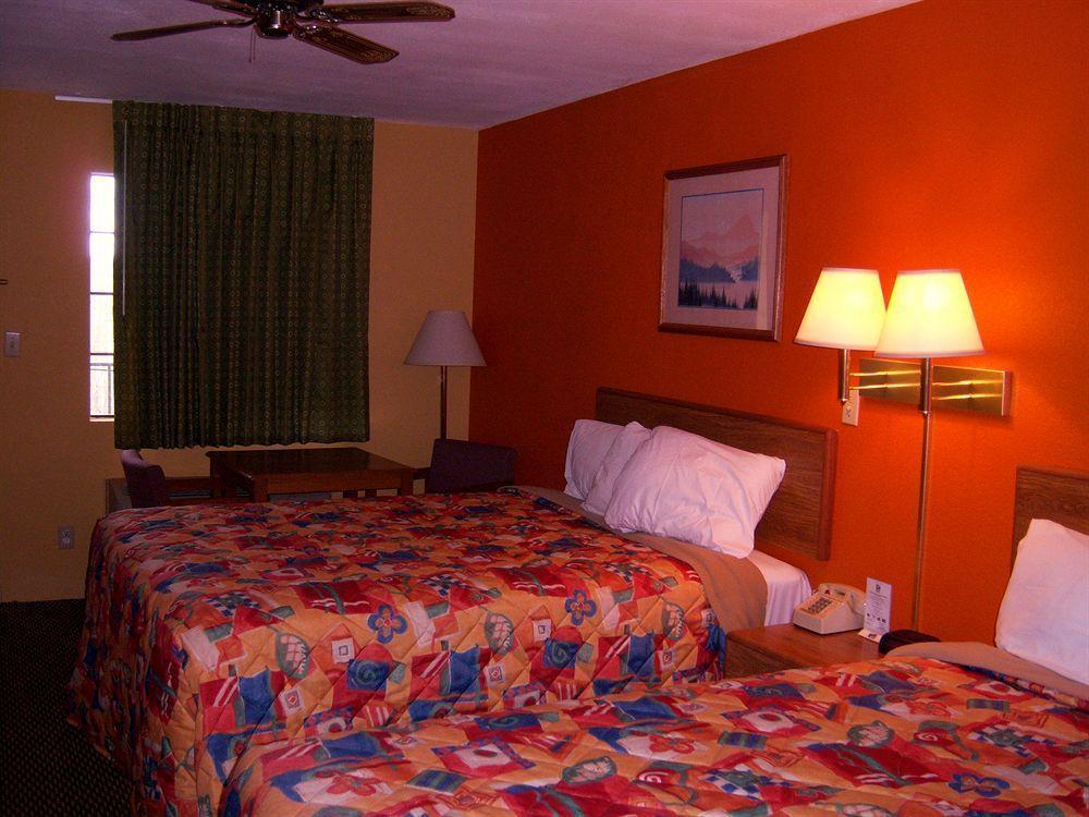 Days Inn Guntersville Exterior photo